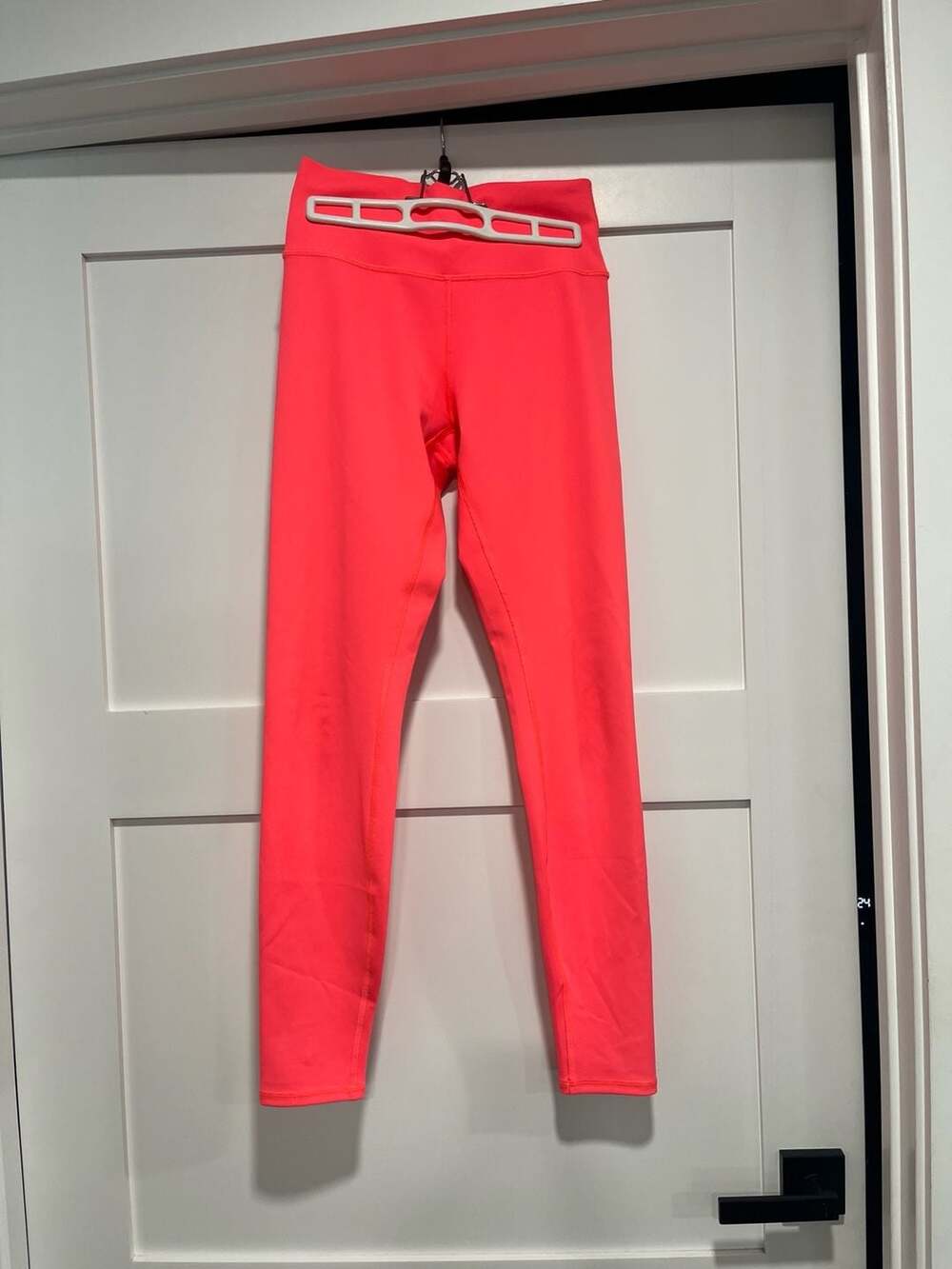 Alo Yoga High-Waist Airlift Legging Neon Pink Size M